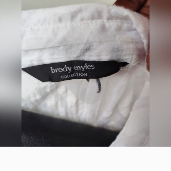 Brody Myles Soft, Light Weight, See through Blouse. White. Fits a large
L - Picture 8 of 9